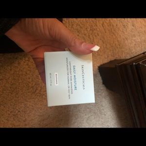 Skin critical daily moisture